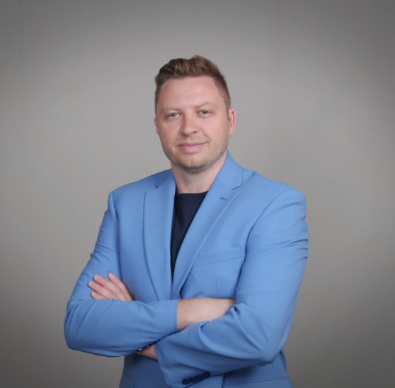 Vyacheslav "Vince" Makharovich
  				  				 - SALES ASSOCIATE/REALTOR®
  				  				
